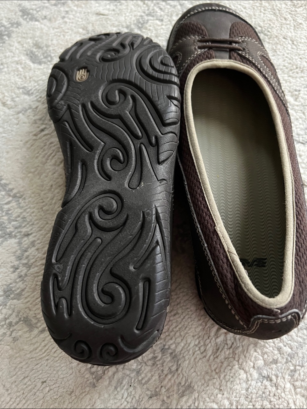 Teva Comfort Casual Slip-On Flats in Brown - Women's size 9 - Picture 3 of 5
